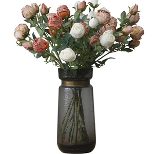 Bouquet de roses artificielles Gardenia à 5 têtes, fleurs en soie à bords brûlés pour la décoration de mariage et de la maison - Product Image 5