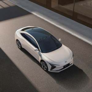 ZHIJI L7 2024 MAX Sedán eléctrico de largo alcance Edición blanca 5 plazas Batería de litio de 5 puertas Dirección izquierda 250HP 708km - Product Image 3