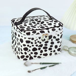 Sac de rangement de beauté imperméable en PU de haute qualité avec fermeture éclair, grande capacité, imprimé vaches, sacs cosmétiques, trousse de maquillage pour femmes - Product Image 6