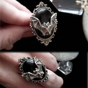 Nouvelle <span class=keywords><strong>bague</strong></span> gothique chauve-souris noire d'Halloween, <span class=keywords><strong>bague</strong></span> réglable avec <span class=keywords><strong>camée</strong></span> de chauve-souris, bijoux de fête pour femmes et hommes, cadeaux de festival - Product Image 1