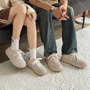 Chaussures tendance à bout bombé pour hommes et femmes, avec embellissement étoile tendance nationale et semelle épaisse rehaussante - Product Image 2