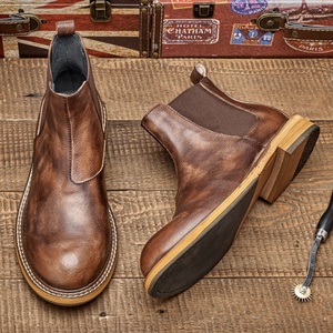 Bottes d'hiver pour hommes en cuir véritable vieilli, style britannique, fabriquées à la main, imperméables et antidérapantes pour l'extérieur - Product Image 4