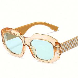Gafas de Sol de Moda al por Mayor con Decoración a Cuadros, Gafas de Sol Cuadradas Poligonales de Colores Pastel para Mujer - Product Image 1