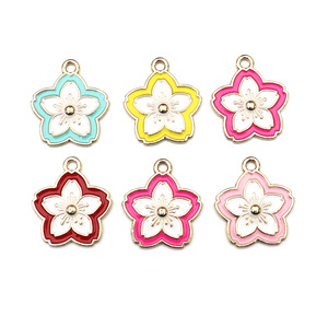 Breloques en alliage de zinc style japonais, fleurs de cerisier multicolores, pendentif DIY, accessoire de bijouterie, porte-clés, breloque de téléphone portable - Product Image 3