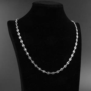 Collar de Acero Inoxidable Personalizado de Alta Calidad con Diseño Mini de Colgantes de Nariz de Cerdo y Cadena de Granos de Café - Product Image 6