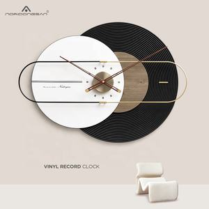 Horloge murale en métal Noridongsan Moderne Horloge murale décorative bon marché pour la maison, Art de sable mouvant, Horloge miroir pour salon/chambre/bureau - Product Image 2