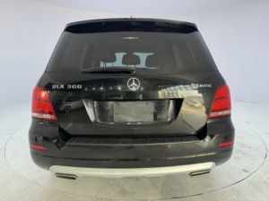Mercedes Benz <span class=keywords><strong>GLK</strong></span> <span class=keywords><strong>300</strong></span> <span class=keywords><strong>4MATIC</strong></span> Usado, Año 2013, Motor 3.0L V6 Gasolina, SUV Mediano, Auto de Segunda Mano para Exportación - Product Image 4