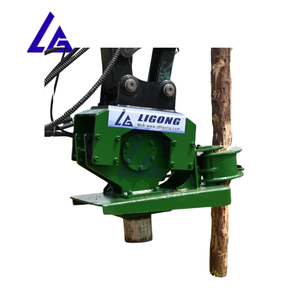 Compacteur hydraulique de pieu monté sur excavatrice avec pince de maintien latérale pour installation agricole - Product Image 1