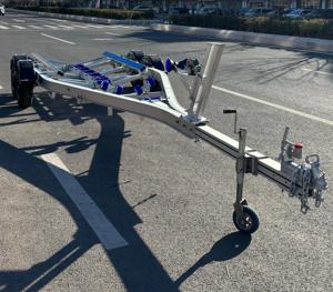<span class=keywords><strong>Remorque</strong></span> de <span class=keywords><strong>bateau</strong></span> Hoiro 21 pieds (6,9 m) à <span class=keywords><strong>double</strong></span> essieu en aluminium avec ponts en polypropylène, frein hydraulique, capacité de charge de 1550 kg, pour bateaux de 18 à 20 pieds - Product Image 6