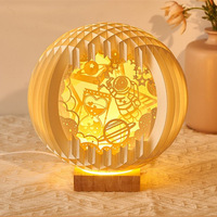 Lampe de chevet ronde en papier/bois gravée sur mesure, décoration d'intérieur, cadeau d'anniversaire ou de célébration