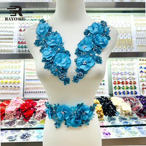 Appliques florales à coudre pour robe, patchs brodés faits main en strass, tissu à sequins, perles, pour sacs et corsages - Product Image 6