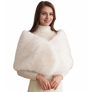 Châle de mariage élégant en fausse fourrure de renard pour femme, écharpe chaude et moelleuse pour l'hiver, idéal pour les fêtes et le Nouvel An - Product Image 3