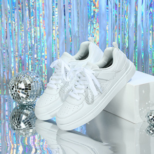 Chaussures <span class=keywords><strong>de</strong></span> sport blanches en gros, logo personnalisé, baskets <span class=keywords><strong>de</strong></span> tennis, cuir PU, baskets <span class=keywords><strong>de</strong></span> skate blanches pour femmes - Product Image 3