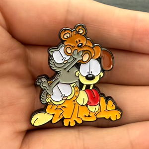 En gros, épingles en métal à motifs de dessins animés, badges mignons en forme de chat, épingles en émail de personnages de dessins animés classiques, broches souvenirs de bandes dessinées pour sac à dos - Product Image 5