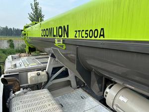 Grúa sobre Camión Usada Zoomlion de 45 Toneladas, Certificada por la EPA, Modelo 2023, Altura de Elevación de 60 m, Grúa Móvil Todoterreno con Motor, Bomba y Caja de Cambios - Product Image 6
