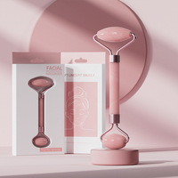 Masseur facial EwayHealth de haute qualité, ensemble Gua Sha en résine naturelle, rouleau de jade rose, modèle EW-JR-003, emballage en boîte, rouleau pour le cou