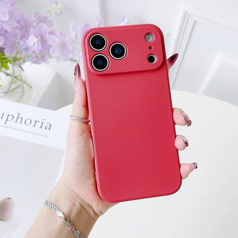 สีแดงเข้ม