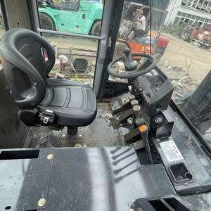 Vente à prix réduit de chariots élévateurs diesel d'occasion fabriqués au Japon, TCM 15 tonnes, 16 tonnes, 20 tonnes, 25 tonnes, chariots élévateurs robustes FD160 d'occasion pour entrepôt - Product Image 5