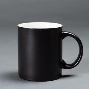 Tazas de café de cerámica blanca con logotipo personalizado OEM y ODM, tazas de té de cerámica creativas personalizadas para oficina. - Product Image 3