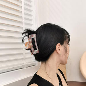 Pince à cheveux unisexe en acétate style coréen, motif quadrillé ajouré, ornée de strass, personnalisable, haute qualité, accessoire capillaire d'été - Product Image 4