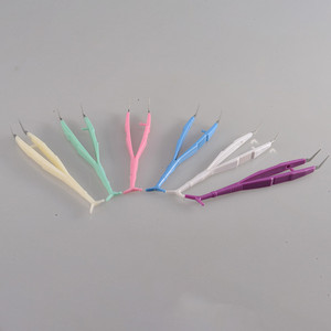 Pince à épiler dentaire en plastique à pointe incurvée pour soins bucco-dentaires et usage DIY - Product Image 1