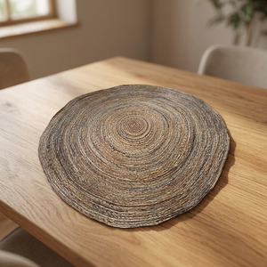 Panier de rangement artisanal en feuilles de bananier naturelles de Bali, tapis rond de couleur naturelle - Product Image 2