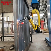 Robot de Soldadura Colgante de Alta Eficiencia con Accionamiento Servoeléctrico Controlado por PLC para Contenedores de Acero Grandes