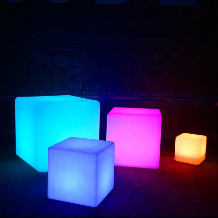 عمود إضاءة LED الجدول الأثاث إضاءة مقاومة للماء كرسي مكعب الإضاءة أدى ضوء مكعب في الهواء الطلق