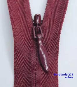Cremallera Invisible Ecológica YKK Auténtica, Color Rojo Rosa, Borgoña, Morado Oscuro, 20cm-60cm, Material Plástico para Prendas y Vestidos - Product Image 4