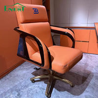 Meubles de bureau commerciaux minimalistes haut de gamme, bureau de PDG moderne inspiré de l'automobile, ensemble bureau et chaise de direction orange