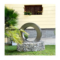 Fuentes de exterior e interior para embellecer su hogar y jardín. Características y fuentes de agua de acero inoxidable