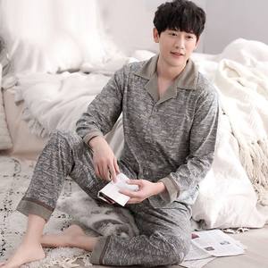 <span class=keywords><strong>Pyjama</strong></span> <span class=keywords><strong>Homme</strong></span> 100% Coton Grande Taille Coupe Ample Manches Longues avec Col Classique et Poche Poitrine – Qualité Supérieure à Prix Abordable - Product Image 1