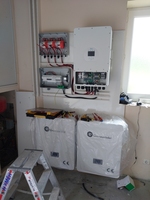 Kit complet de stockage d'énergie résidentiel Deye 5-12kW avec onduleur hybride et batterie au lithium LiFePO4 pour l'alimentation domestique