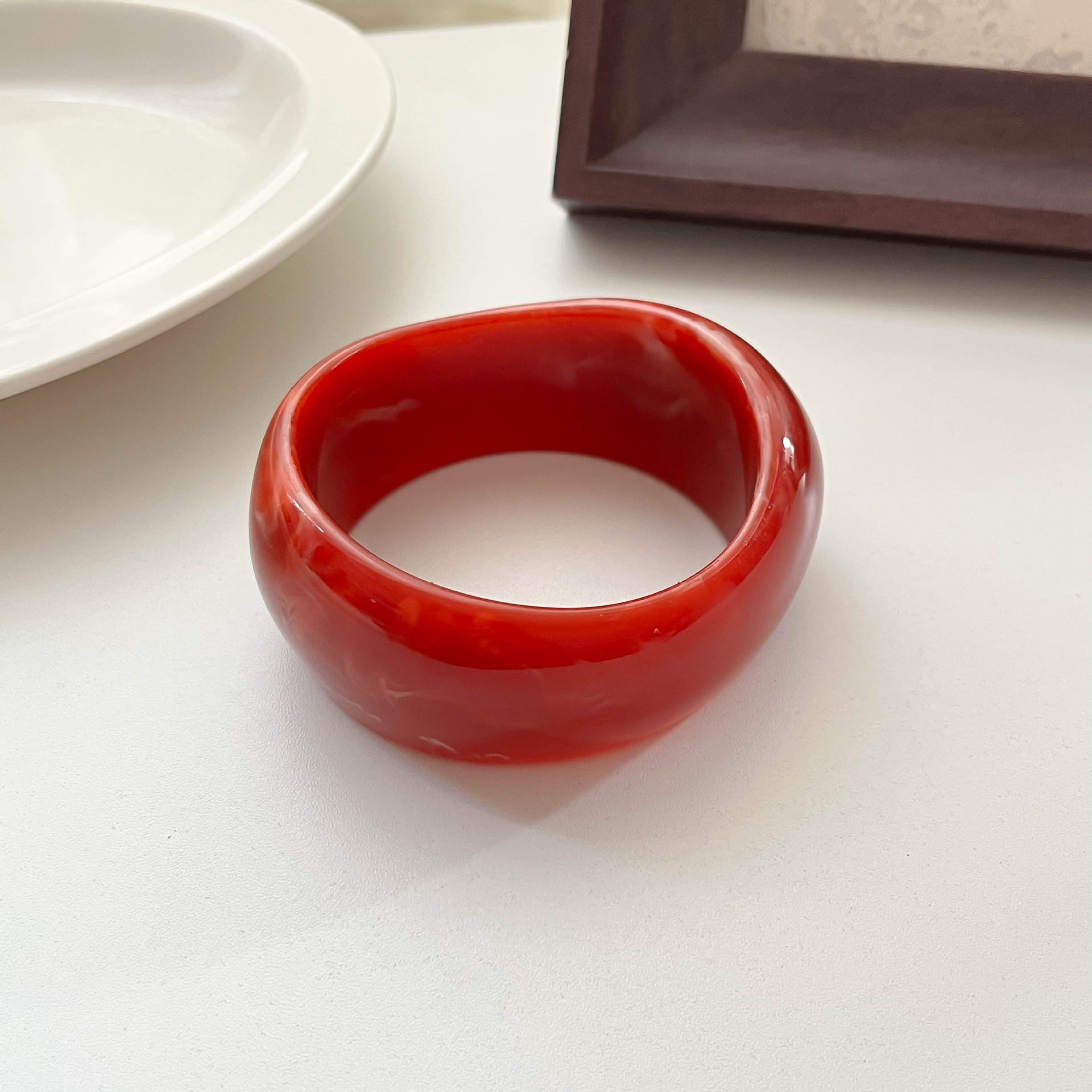 Cable rojo y blanco