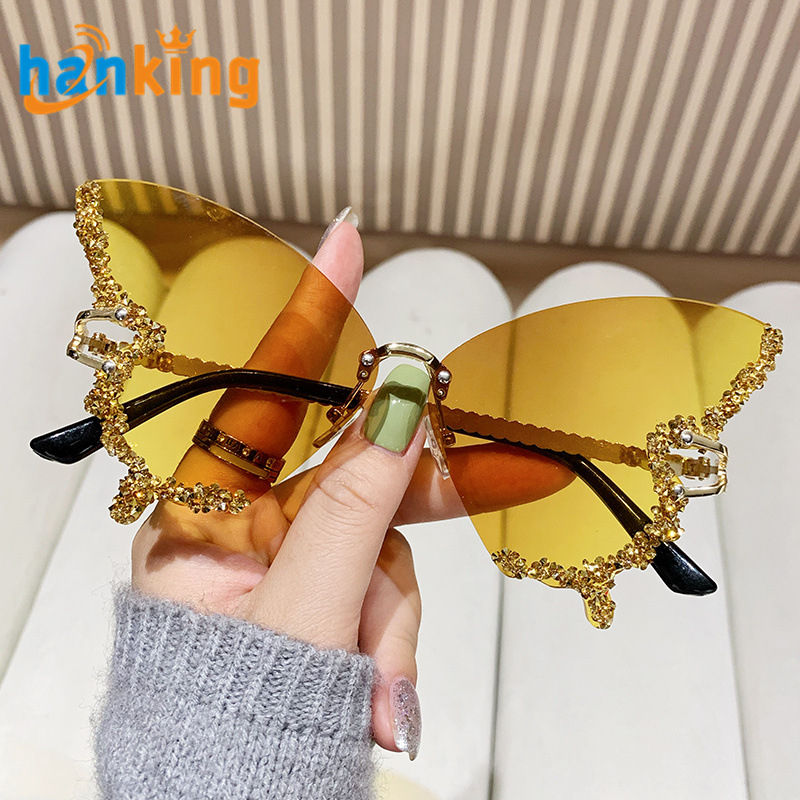 สีเหลืองทอง/น้ำตาล