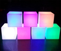 Cubo LED Decorativo Moderno per Discoteca e Bar, Multicolore IP65 Impermeabile, 16 Colori Cangianti, Sedie da Bar per Esterni in Vendita