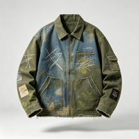 Blouson de travail cargo vintage délavé, avec patch graffiti peint à la main, badge, ourlet brut effiloché, empiècements, coupe oversize, streetwear, vêtement d'extérieur