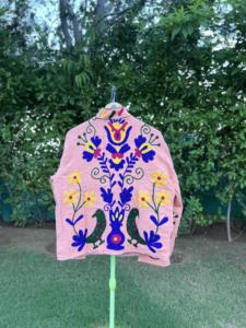 เสื้อแจ็คเก็ตปักลายดอกไม้สีชมพูสำหรับผู้หญิง งานฝีมือทำมือ สไตล์ชาติพันธุ์ แฟชั่นฤดูหนาว แจ็คเก็ตเปิดด้านหน้า สวมใส่สบายๆ - Product Image 2