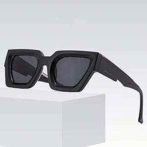 Gafas de Sol Retro de Ojo de Gato con Logotipo Personalizado, Gafas de Sol Cuadradas con Marco Grande y Protección UV400 para Mujer - Product Image 2