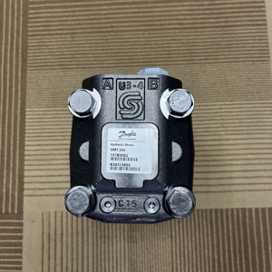 Motor de Pistón de Baja Velocidad y Alta Presión OMT 250 151B3002, Cilindrada de 16 cm, Torque Continuo de 200 Nm, Serie Orbital OMVS OMS OMSS H - Product Image 1