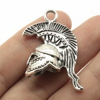 Breloque Casque Spartan à Crête 36x28x14mm en Alliage de Zinc Argent Vieilli pour Cadeaux de Fans d'Histoire Ancienne