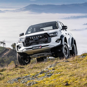 Autos Usados 2022 <span class=keywords><strong>Hilux</strong></span> con Volante a la Izquierda, 2.8D-4x4 Euro VI, Automático, Pantalla Táctil, Techo Solar, Faros LED, Cámara Trasera, Tapicería de Tela Oscura - Product Image 2