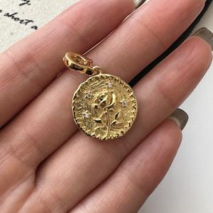 จี้ดอกกุหลาบวินเทจ S925 เงินแท้ ดีไซน์หรูหรา ลวดลายมีเท็กซ์เจอร์ สไตล์ฝรั่งเศสย้อนยุค เรียบง่าย ทันสมัย มีเสน่ห์ - Product Image 2