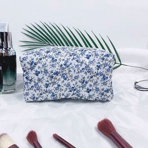 Bolsa de Maquillaje Floral Personalizada, Bolsa Pequeña con Cierre, Linda Bolsa Cosmética Acolchada para Mujer - Product Image 6