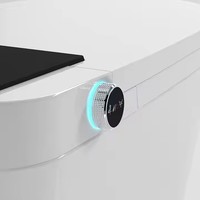 Réservoir intégré avec chasse d'eau puissante, ouverture/fermeture automatique du couvercle, fonctionnement du capteur de pied, siège chauffant à induction intelligent, toilette bidet intelligente