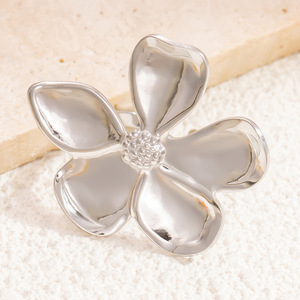 Pendientes de Flor para Mujer, Acero Inoxidable Color Oro de 18k, Forma Geométrica de Pétalo, Joyería para Uso Diario - Product Image 4