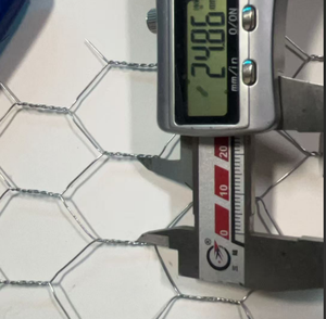 <span class=keywords><strong>Grillage</strong></span> galvanisé en gros pour volailles, maille hexagonale de 1 pouce, rouleaux de clôture pour volières - Product Image 1