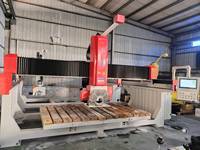 Machine de découpe de pont CNC 5 axes pour avec ventouse pour la découpe de profilage de céramique en pierre de marbre