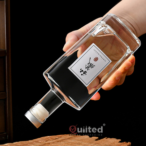 Botellas de Licor Vacías de Vidrio Blanco de Alta Calidad de 500ml/750ml con Tapa de Corcho Esmerilado Negro Mate y Logotipo Personalizado en Relieve para Vodka y <span class=keywords><strong>Whisky</strong></span> - Product Image 6