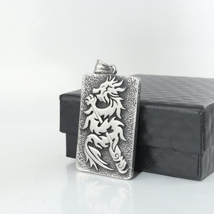 Yunnique – collier avec pendentif Dragon en acier inoxydable, rectangulaire, unisexe, bijoux cadeau, design du zodiaque animal - Product Image 4